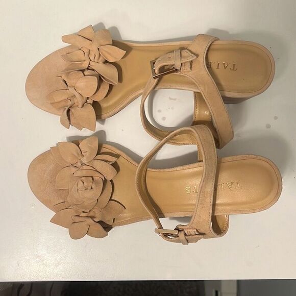 Talbots Women's Blush Tan Strappy Flower Buckle Heel Sandals Size 6.5 - Picture 9 of 11